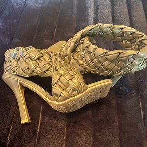 Inspired by BV Board army green sandals|New shoes wear on repeat.